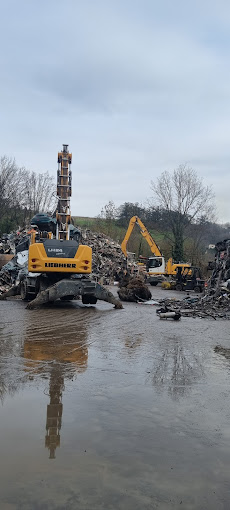 Aperçu des activités de la casse automobile SCHIED ENVIRONNEMENT RECYCLAGE située à VAL D'OINGT (69620)